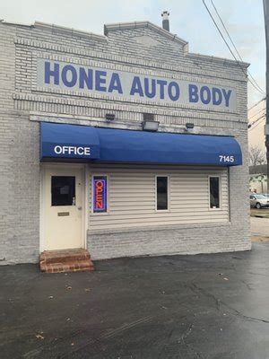 honea st louis auto body.